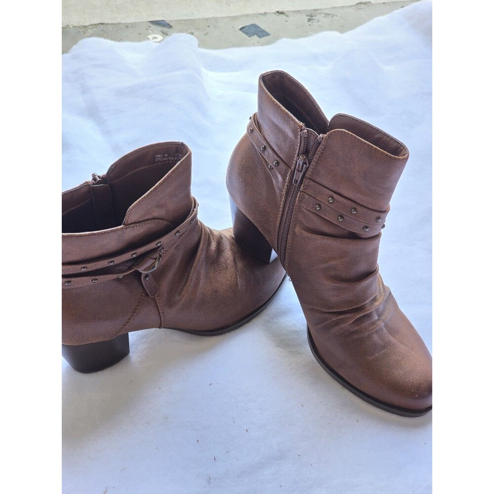 BareTraps Boots Womens 9 M Rainly Ankle Bootie Brown Heels Zip Studded F1510454